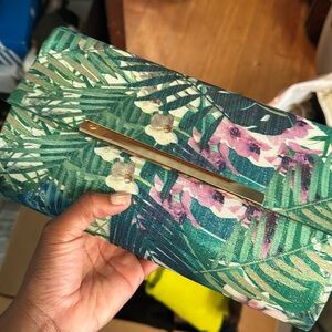 Floral Summer Time Clutch!